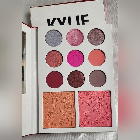 NIB Kylie Cosmetics Kylie's Diary - Picture 3 of 6